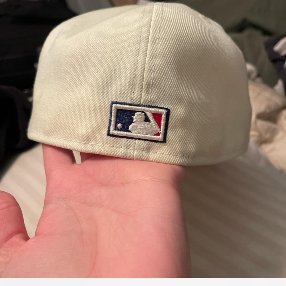 LA dodgers fitted hat - Picture 3 of 5